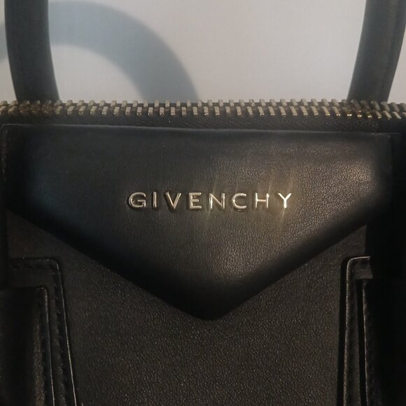 Givenchy Antigona Small Bag - Picture 2 of 3